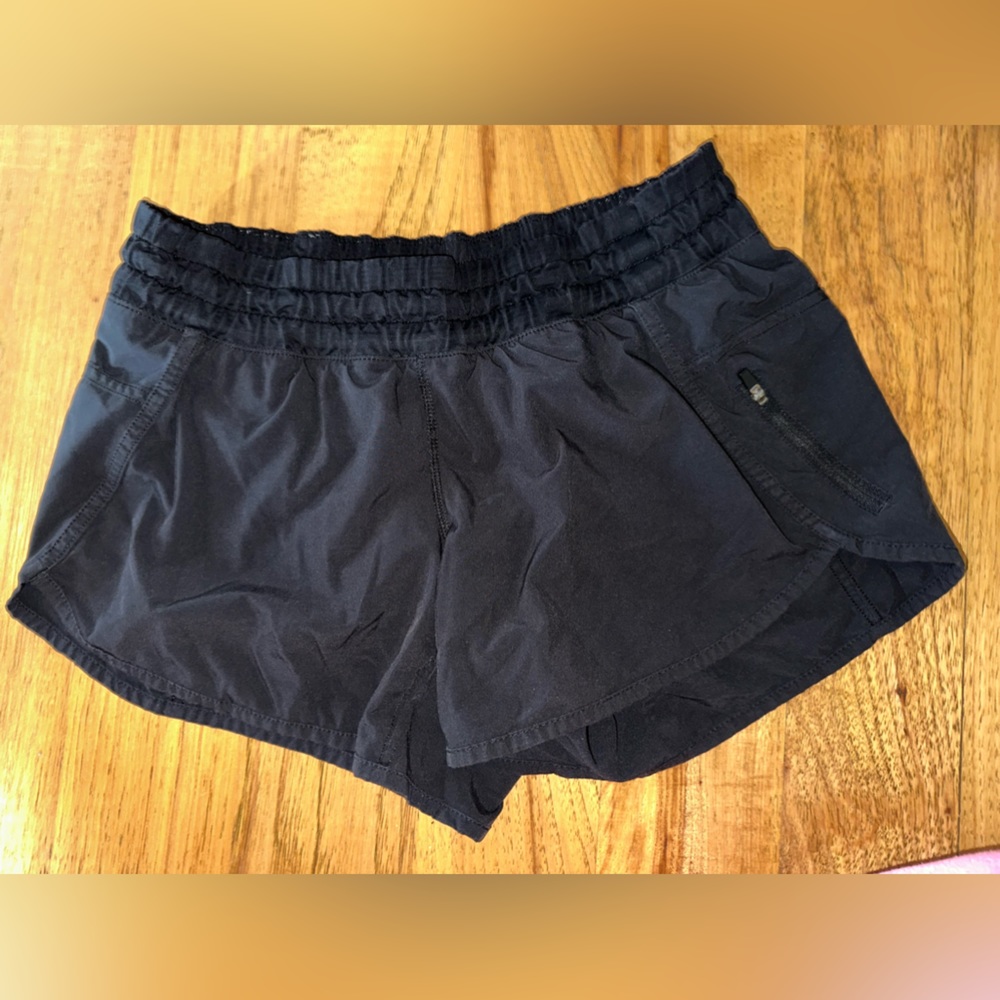 Lululemon Tracker Short size 4